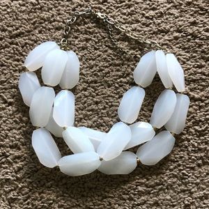 Chunky white statement necklace ✨